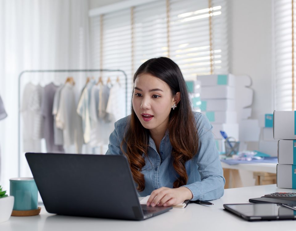 Online fashion seller using Shopify integration for order management